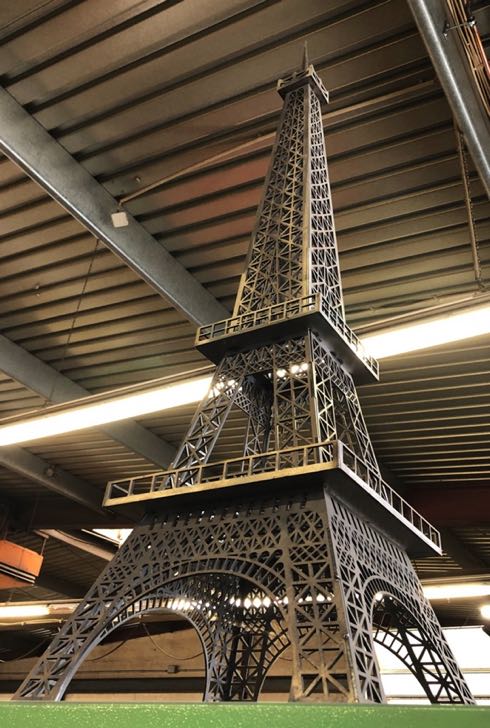 RIKU Eiffelturm r schmal